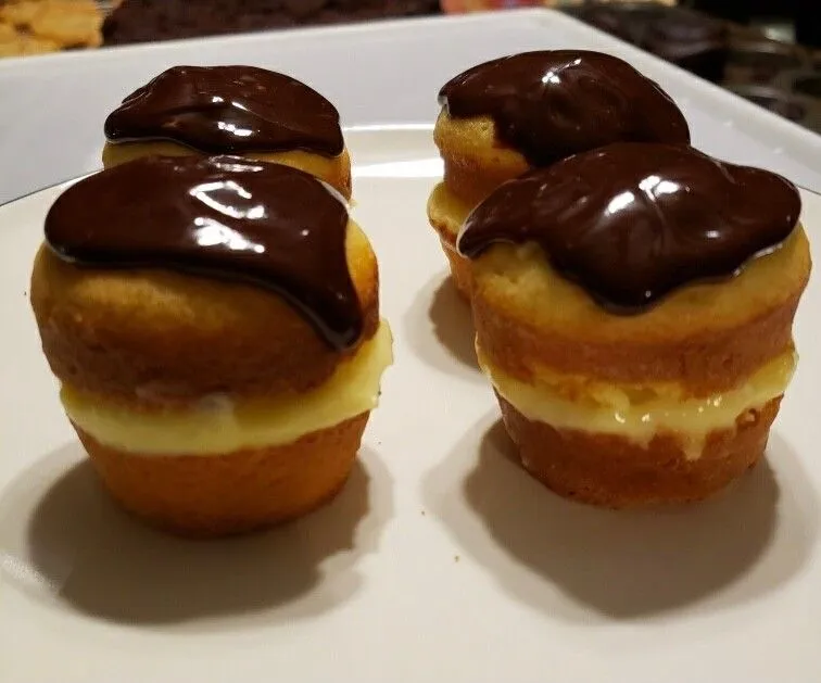 bostons - Butlered Desserts